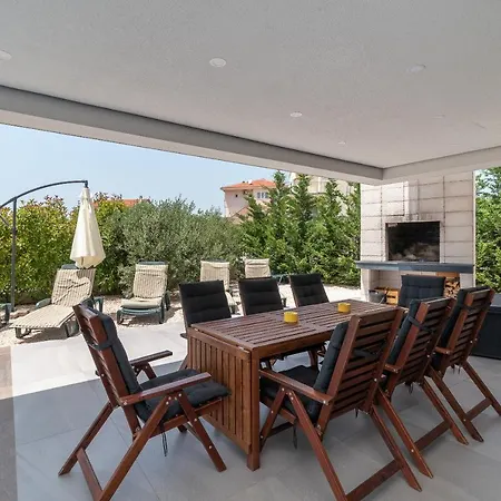 Villalux2022 Mit Pool Beheizt * Trogir