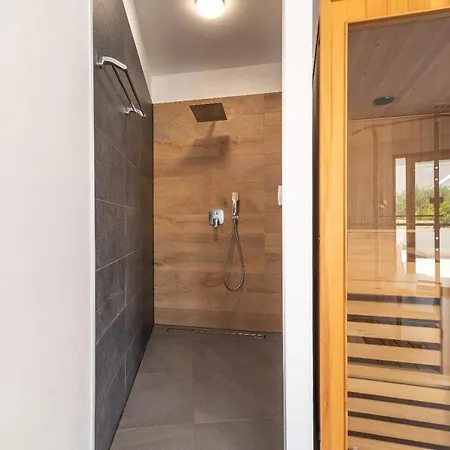 Villalux2022 Mit Pool Beheizt וילה *