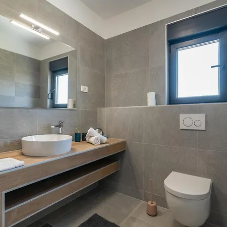 Villalux2022 Mit Pool Beheizt Βίλα Τρογκίρ