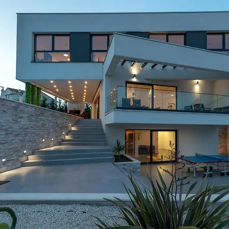 Villalux2022 Mit Pool Beheizt וילה *