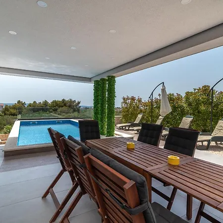 Βίλα Villalux2022 Mit Pool Beheizt Τρογκίρ