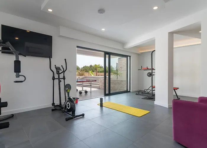 Villalux2022 Mit Pool Beheizt فيلة *